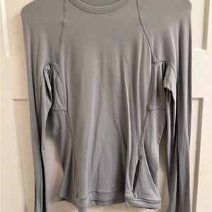 lululemon athletica It’s Rulu Long Sleeve shirt, size 6